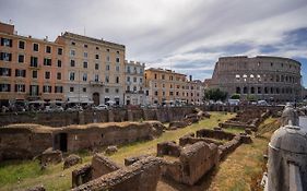 Colosseo Luxe Apartment In The Center Of Rome